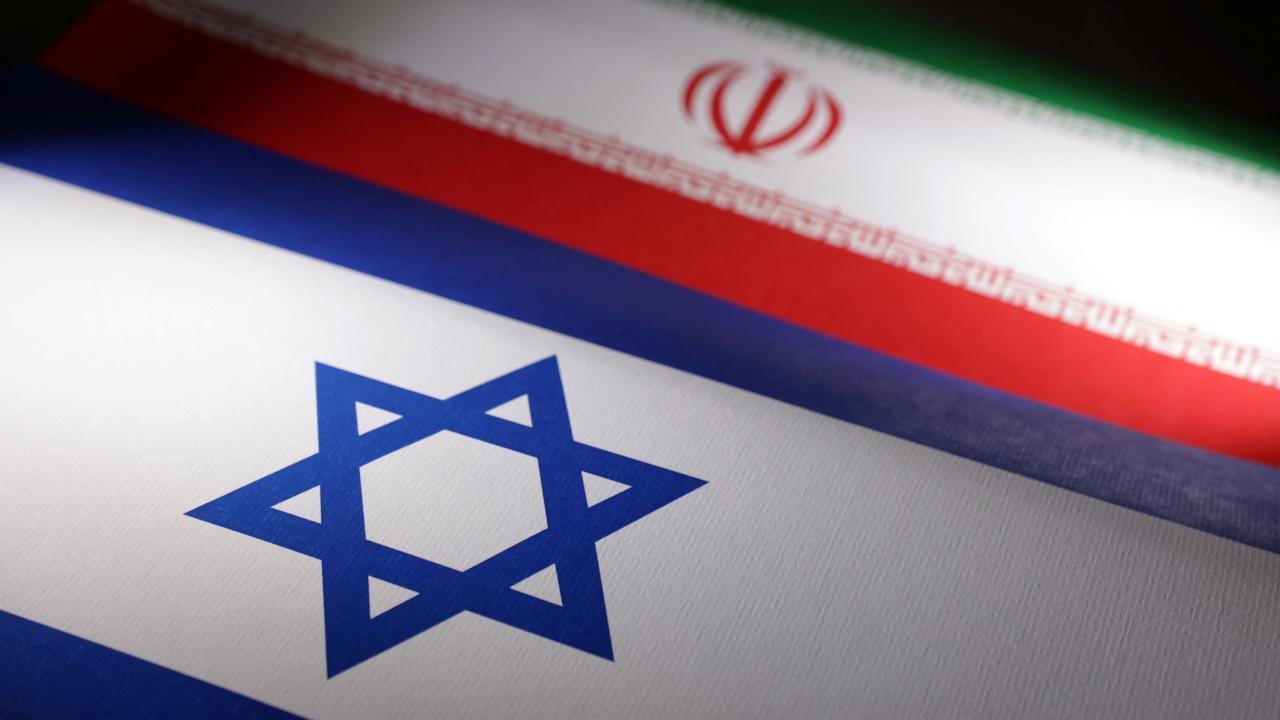 israil-iran-bayrak-reuters-2295644